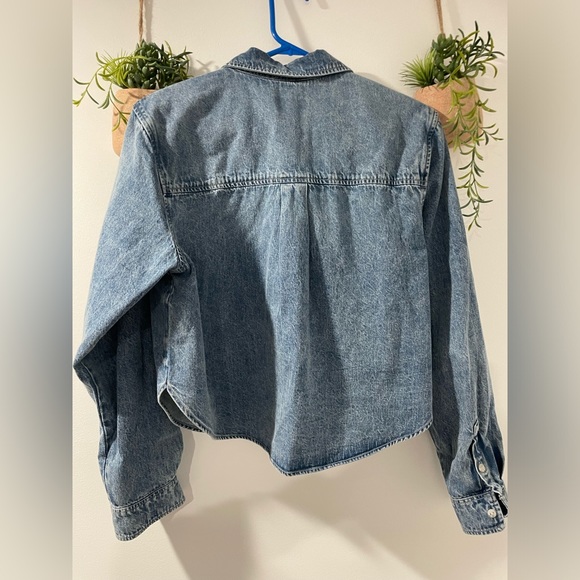 UNIVERSAL THREAD - Long Sleeve Collared Cropped Button-Down Shirt - Picture 3 of 11